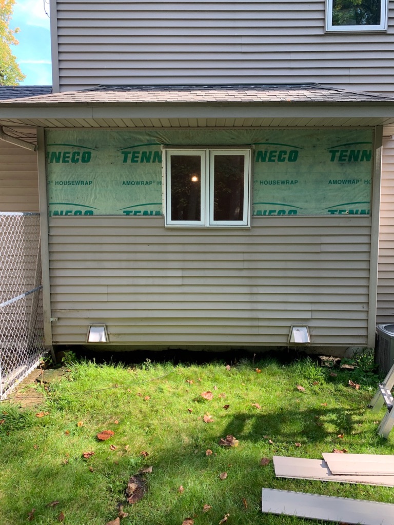 This image has an empty alt attribute; its file name is unadjustednonraw_thumb_445d.jpg